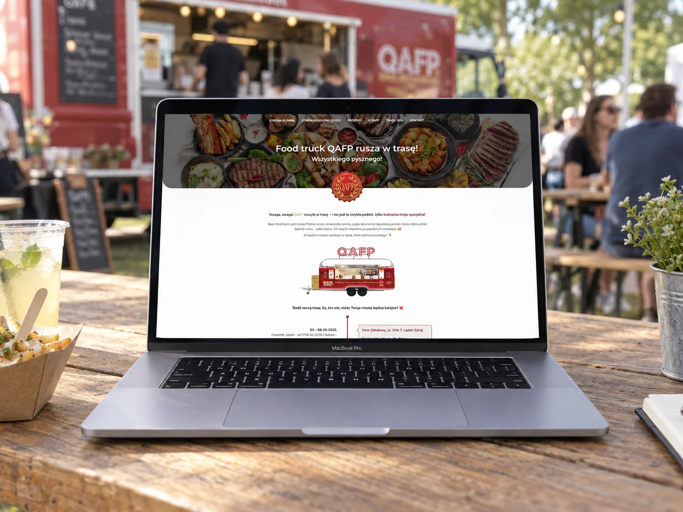 Strona Foodtruck QAFP na laptopie