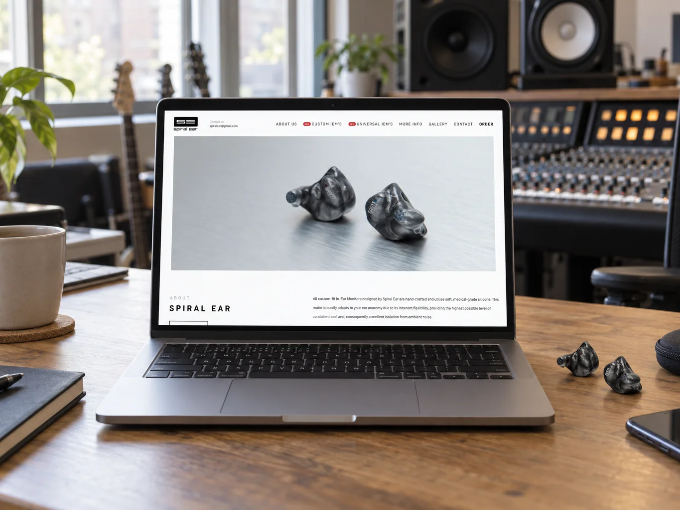 Strona spiral ear na laptopie